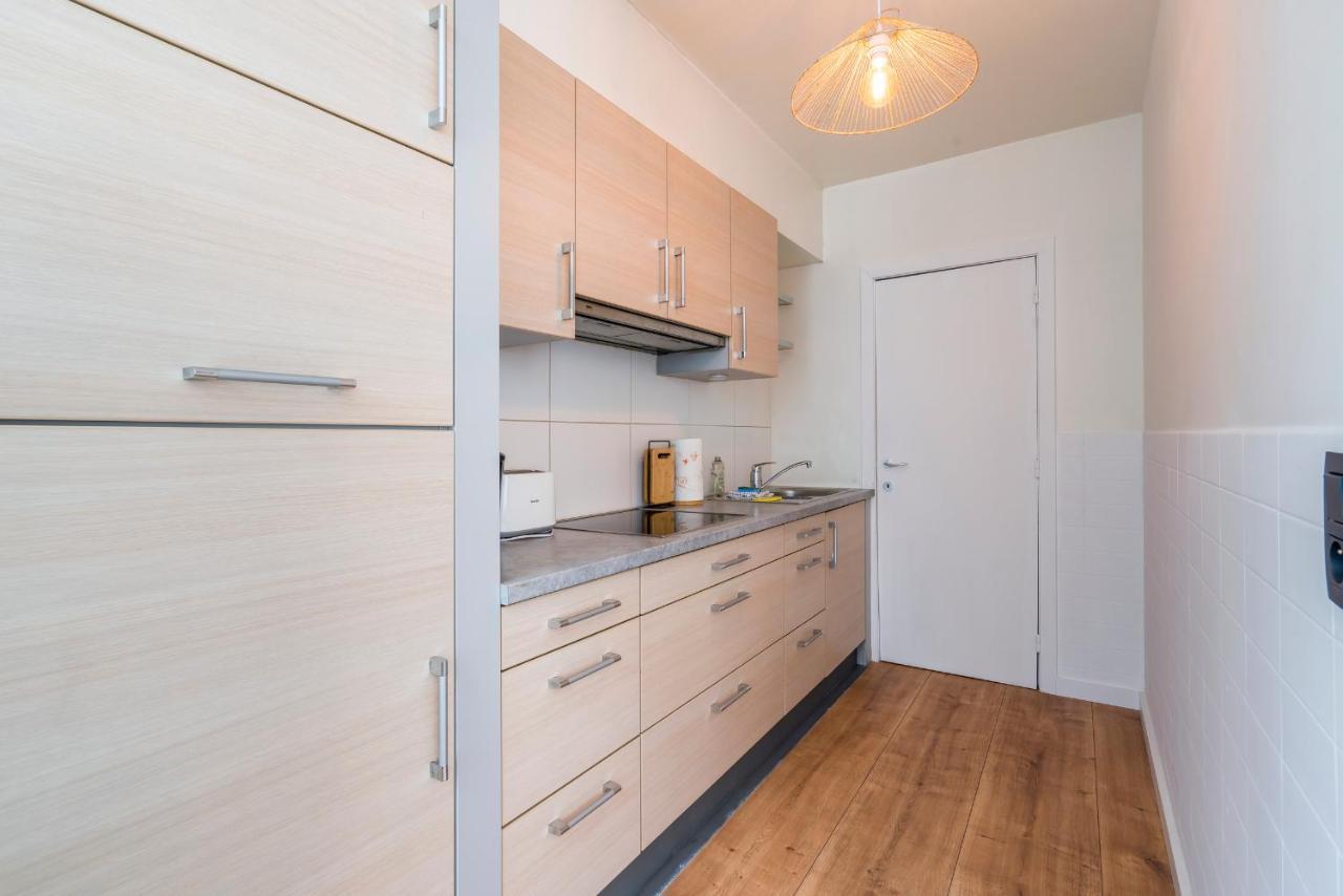 Ruim En Warm Appartement In De Winkelstraat Van Oostende ภายนอก รูปภาพ