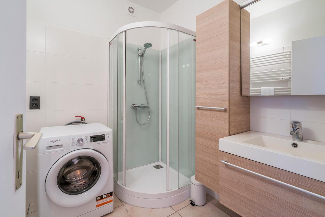 Ruim En Warm Appartement In De Winkelstraat Van Oostende ภายนอก รูปภาพ