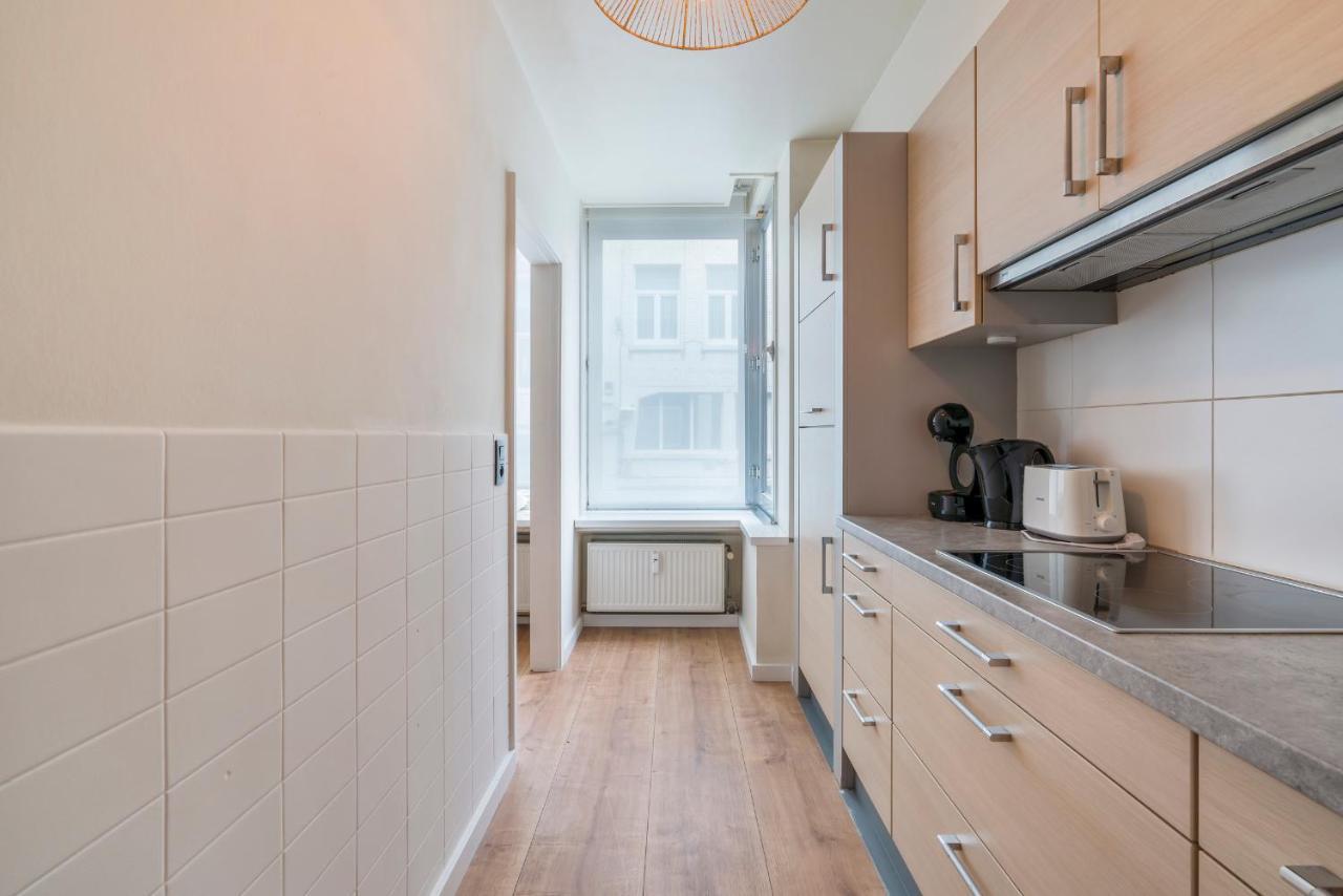 Ruim En Warm Appartement In De Winkelstraat Van Oostende ภายนอก รูปภาพ